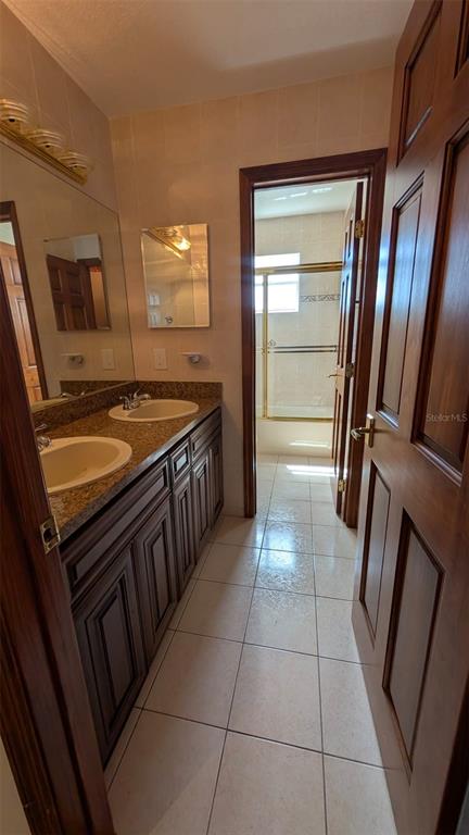 607 Gaul Way Kissimmee, FL 34759 - Photo 30 of 30 a view of a kitchen with a sink