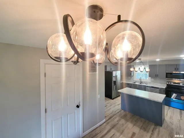 $159,999 | 306 Bible Street, Flora, IL 62839