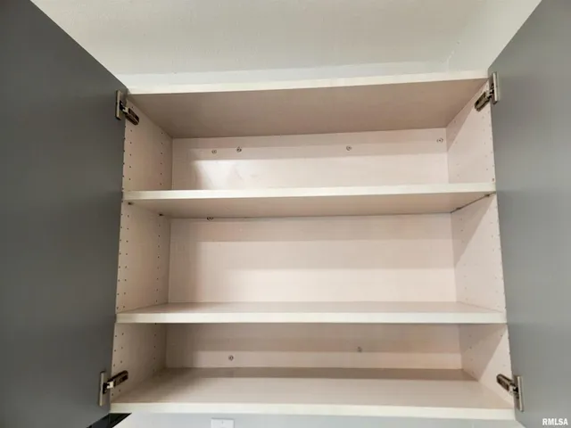 $159,999 | 306 Bible Street, Flora, IL 62839