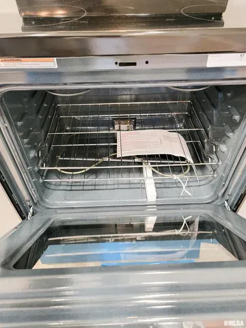 $159,999 | 306 Bible Street, Flora, IL 62839