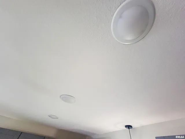 $159,999 | 306 Bible Street, Flora, IL 62839