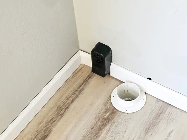 $159,999 | 306 Bible Street, Flora, IL 62839