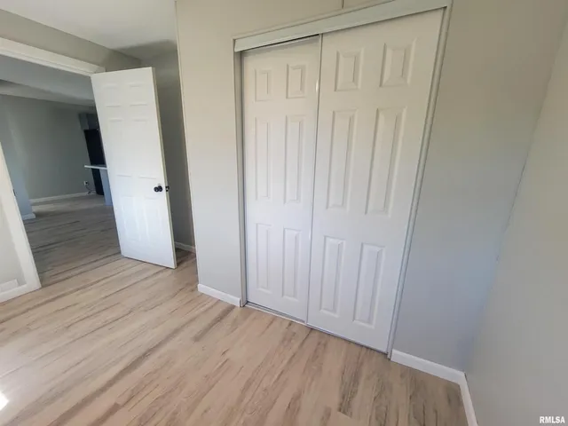 $159,999 | 306 Bible Street, Flora, IL 62839