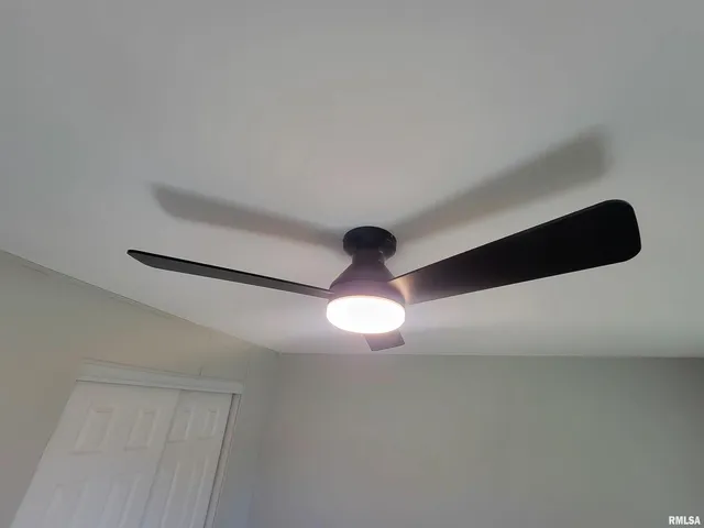 $159,999 | 306 Bible Street, Flora, IL 62839