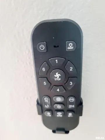 $159,999 | 306 Bible Street, Flora, IL 62839