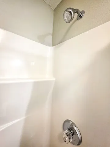 $159,999 | 306 Bible Street, Flora, IL 62839