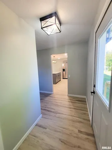 $159,999 | 306 Bible Street, Flora, IL 62839