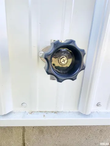 $159,999 | 306 Bible Street, Flora, IL 62839