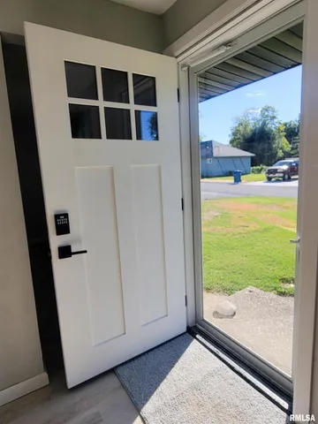 $159,999 | 306 Bible Street, Flora, IL 62839