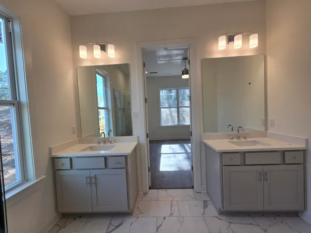 $399,950 | 125 Live Oak Cove, Oakland, TN 38060