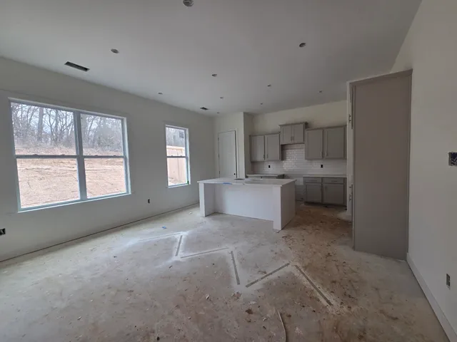 $399,950 | 125 Live Oak Cove, Oakland, TN 38060