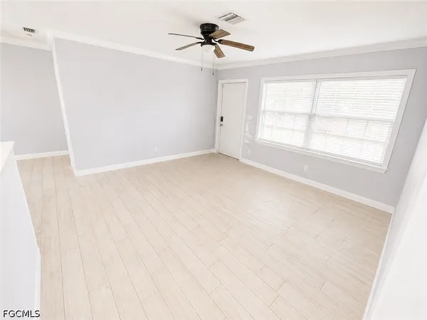 $2,050 | 2079 East Tobago Circle, Fort Myers, FL 33905