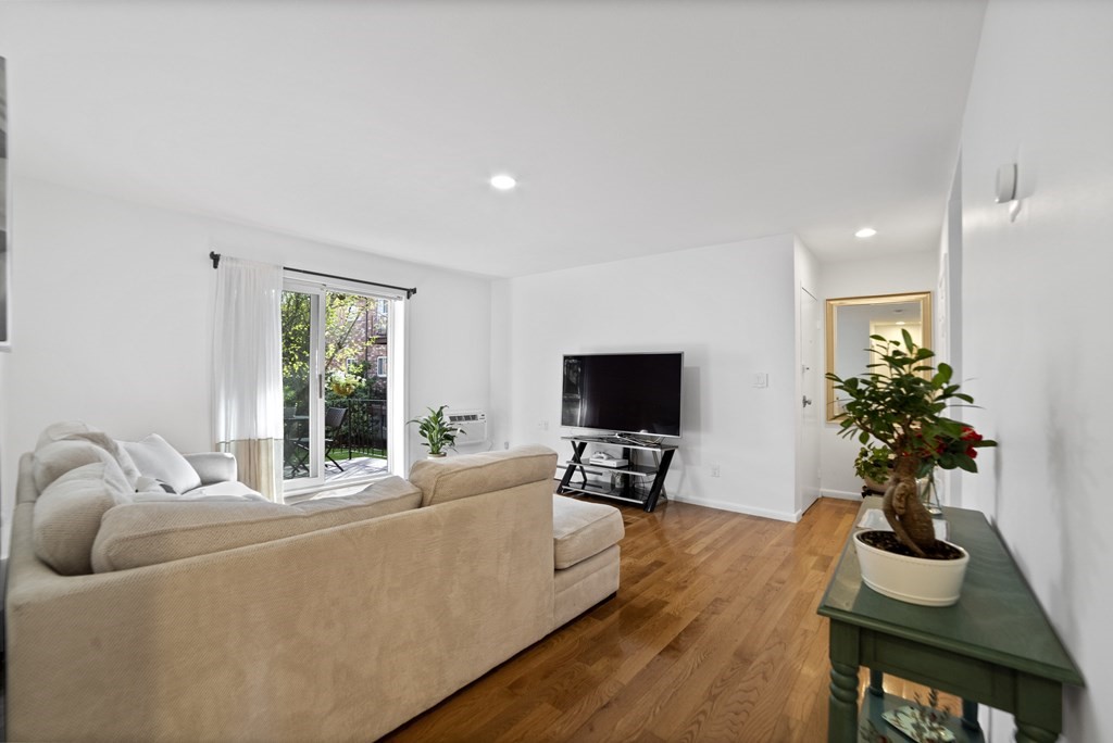 21 Westgate Road, Unit 3 Boston, MA 02467 - Photo 11 of 20