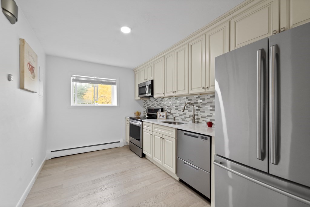 21 Westgate Road, Unit 3 Boston, MA 02467 - Photo 6 of 20