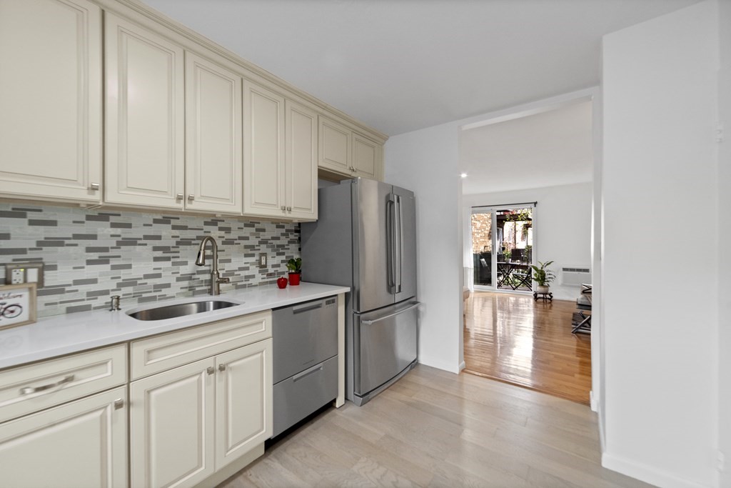 21 Westgate Road, Unit 3 Boston, MA 02467 - Photo 8 of 20