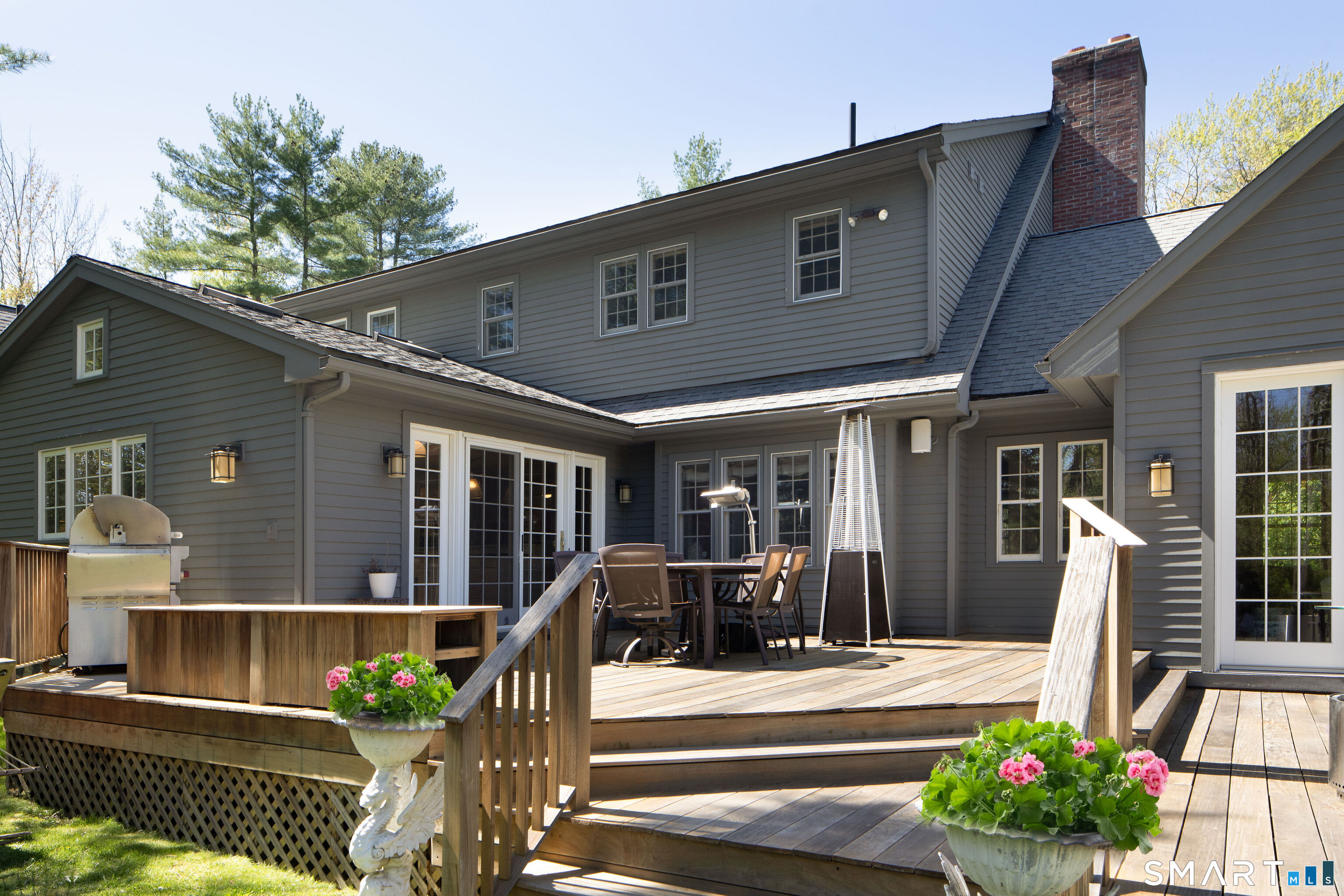7 Cooper Hill Road Salisbury, CT 06068 - Photo 18 of 36 a front view of a house with garden
