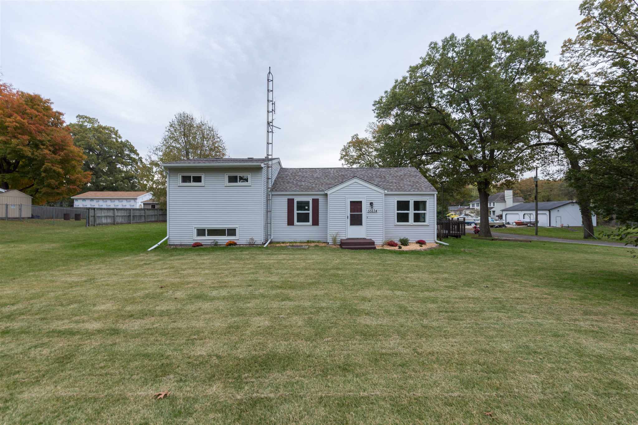 55234 Butternut Road South Bend, IN 46628 - Photo 2 of 33