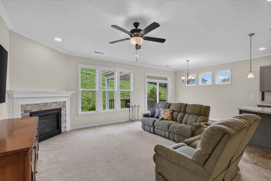 7262 Rimrock Lane Alexandria, KY 41001 - Photo 11 of 17 Living2