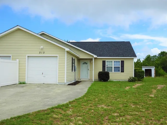 $1,350 | 212 Faison Lane, Hubert, NC 28539