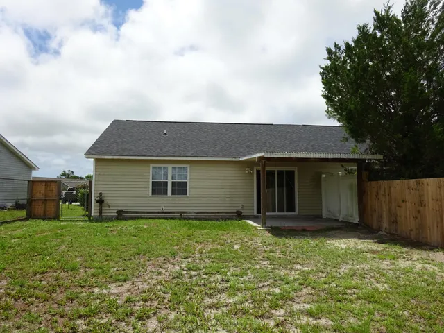 $1,350 | 212 Faison Lane, Hubert, NC 28539