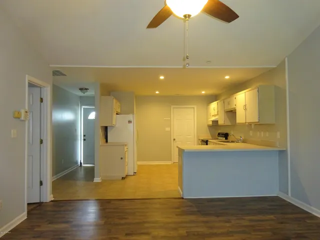 $1,350 | 212 Faison Lane, Hubert, NC 28539