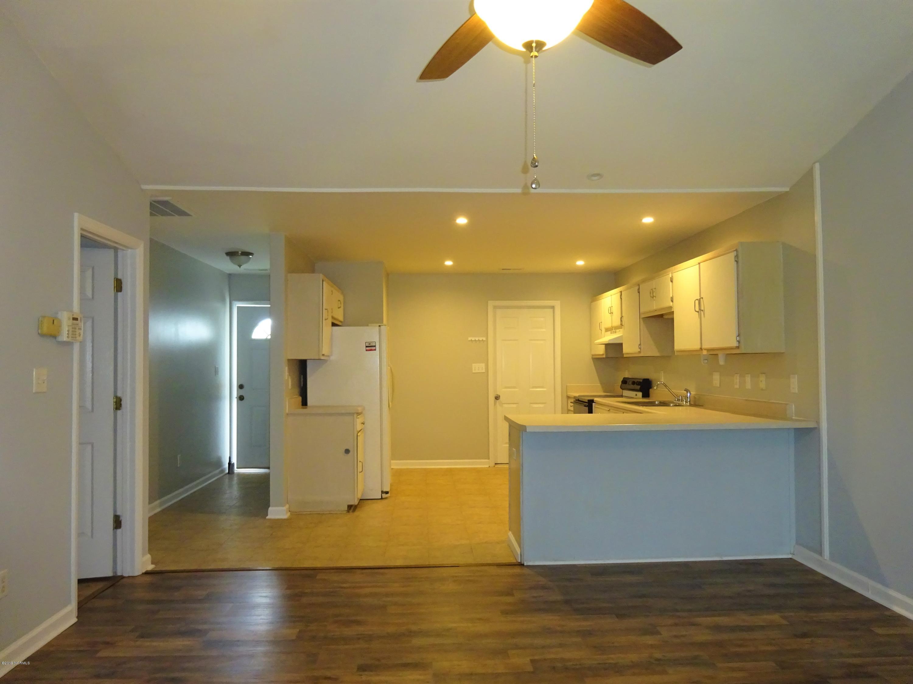 212 Faison Lane Hubert, NC 28539 - Photo 4 of 21 DSC08969