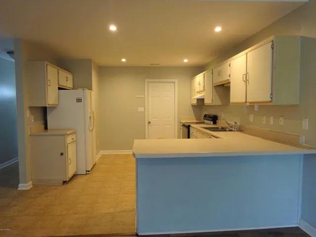 $1,350 | 212 Faison Lane, Hubert, NC 28539