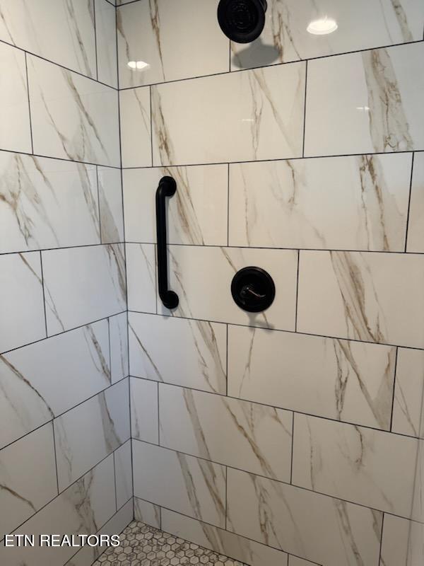 2413 Lynx Road New Market, TN 37820 - Photo 57 of 57 Lynx bath re 3