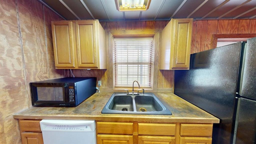 101 South Loop Drive Brady, TX 76825 - Photo 17 of 32