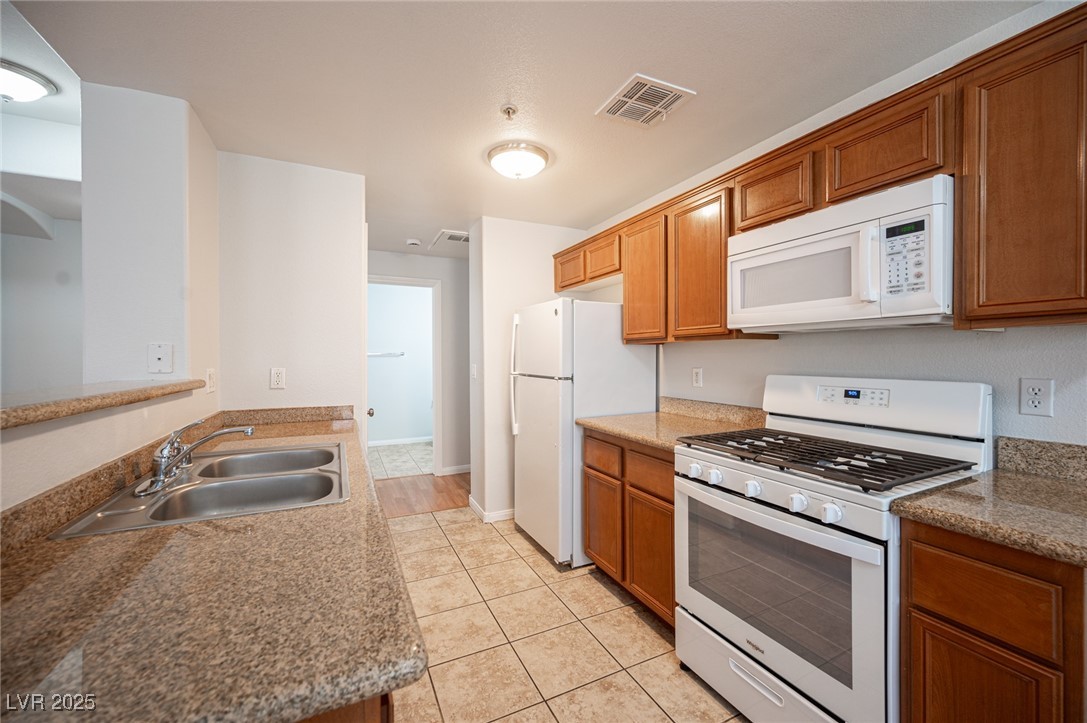 7701 West Robindale Road, Unit 229 Las Vegas, NV 89113 - Photo 12 of 41 Gallery Image 12