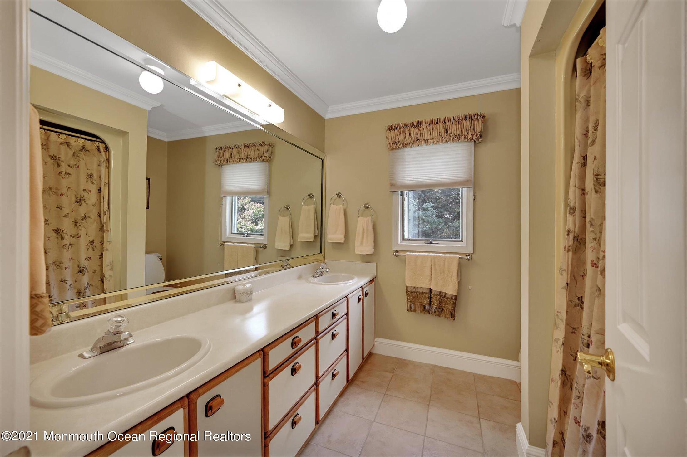 11 Ridge Hill Way Holmdel, NJ 07733 - Photo 31 of 46 32-Bathroom