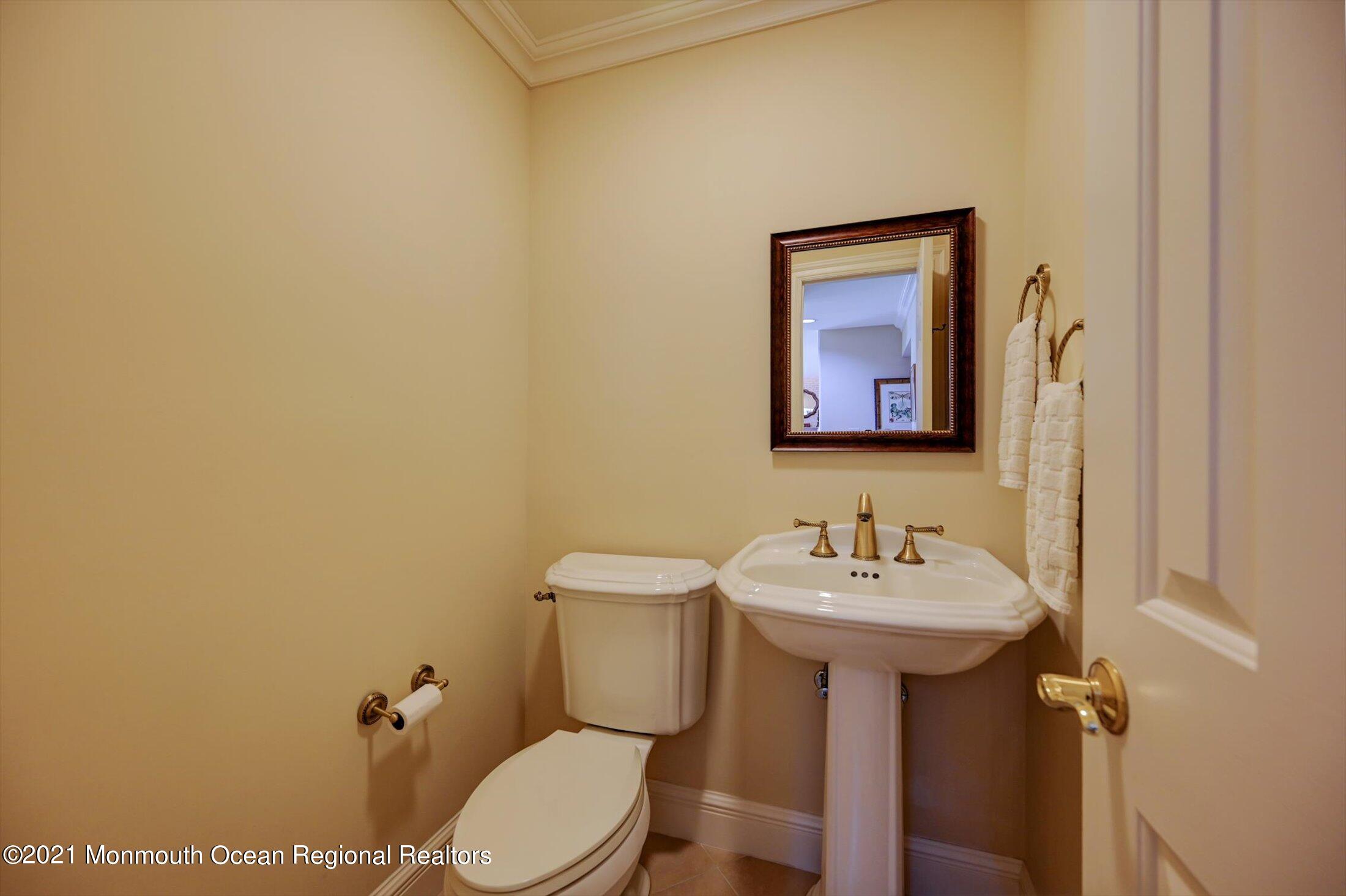 11 Ridge Hill Way Holmdel, NJ 07733 - Photo 34 of 46 35-Bathroom