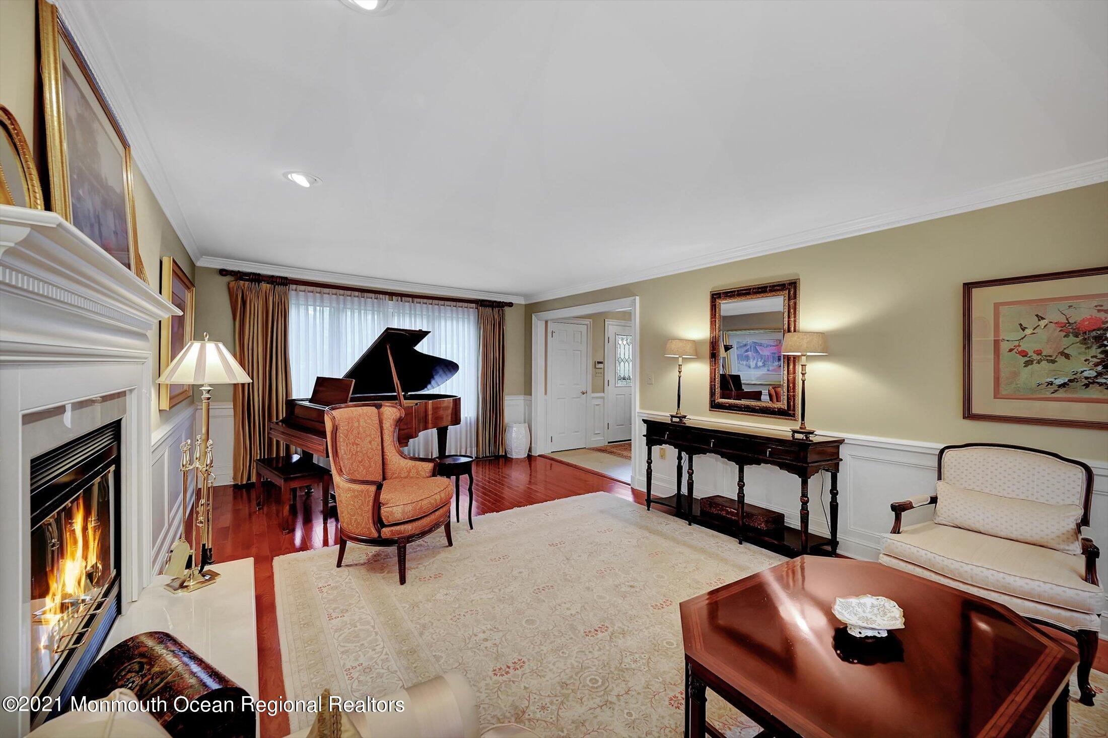 06-Living Room