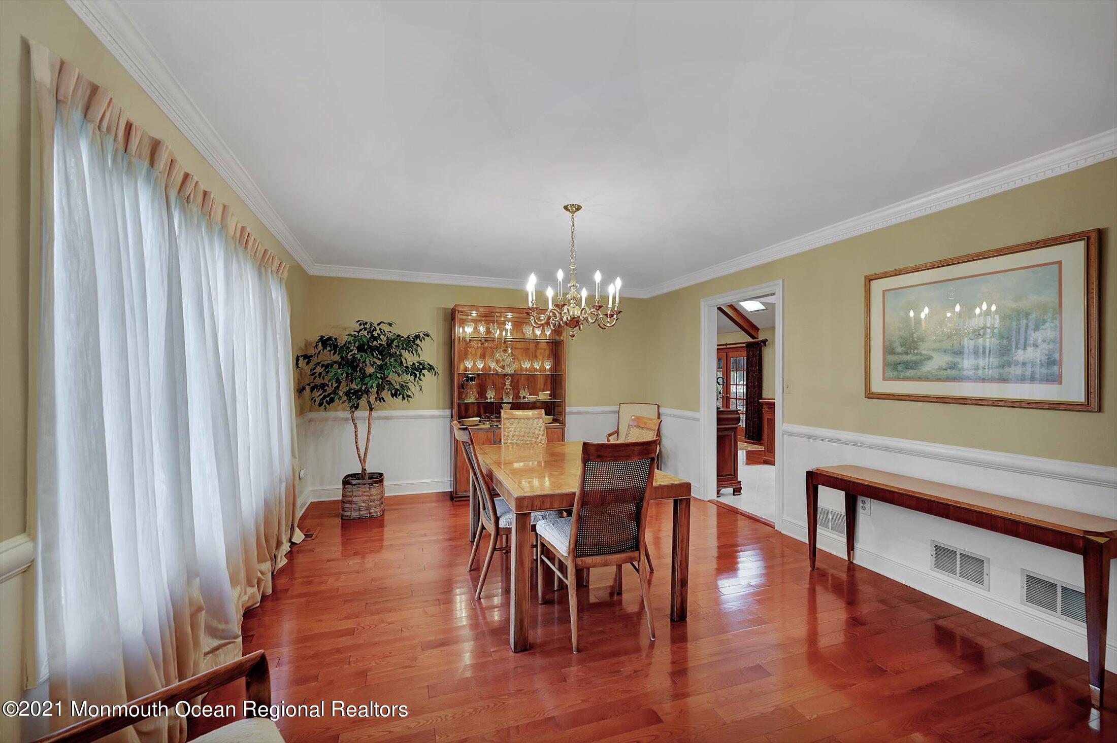 07-Dining Room