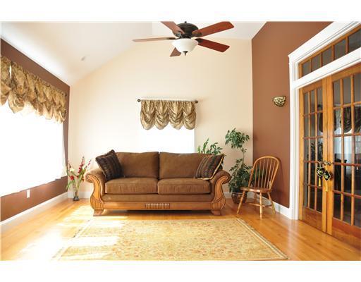 242 Veranda Street Portland, ME 04103 - Photo 8 of 20 Living Room.