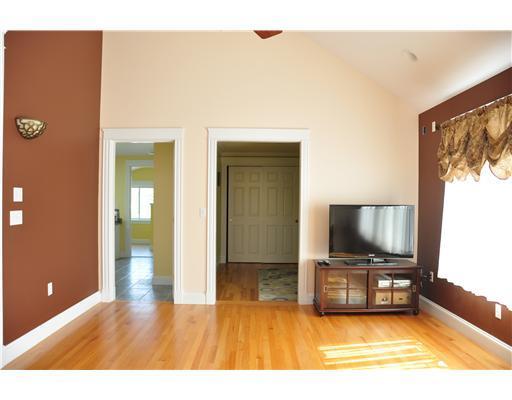 242 Veranda Street Portland, ME 04103 - Photo 10 of 20 Living Room.