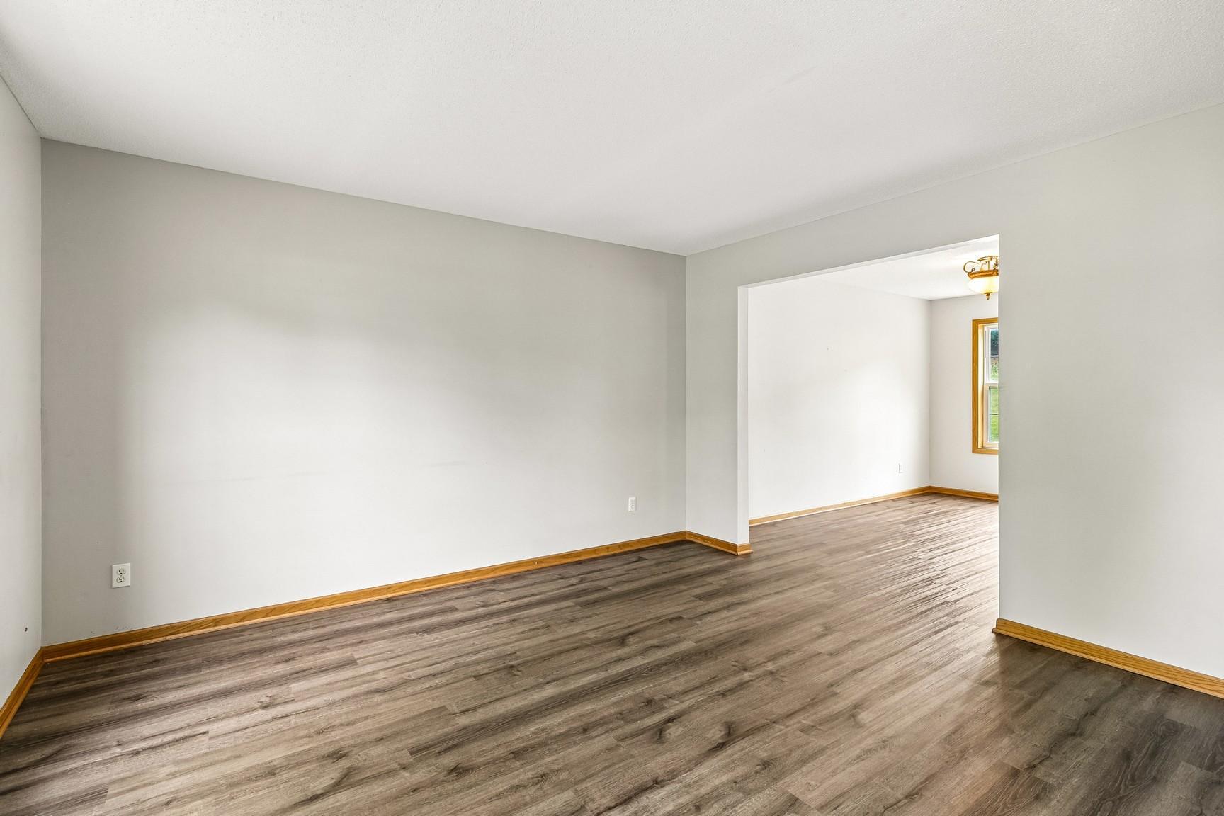 4926 Rusten Road Eagan, MN 55122 - Photo 6 of 50