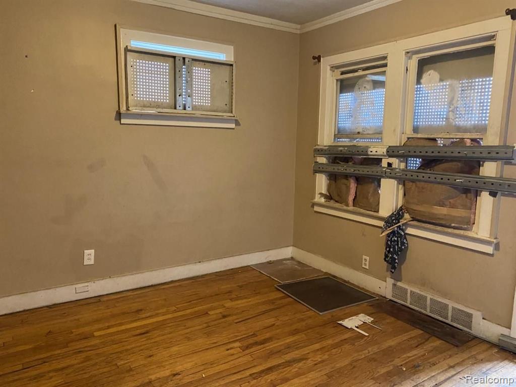 8032 Jackson Avenue Warren, MI 48089 - Photo 3 of 13