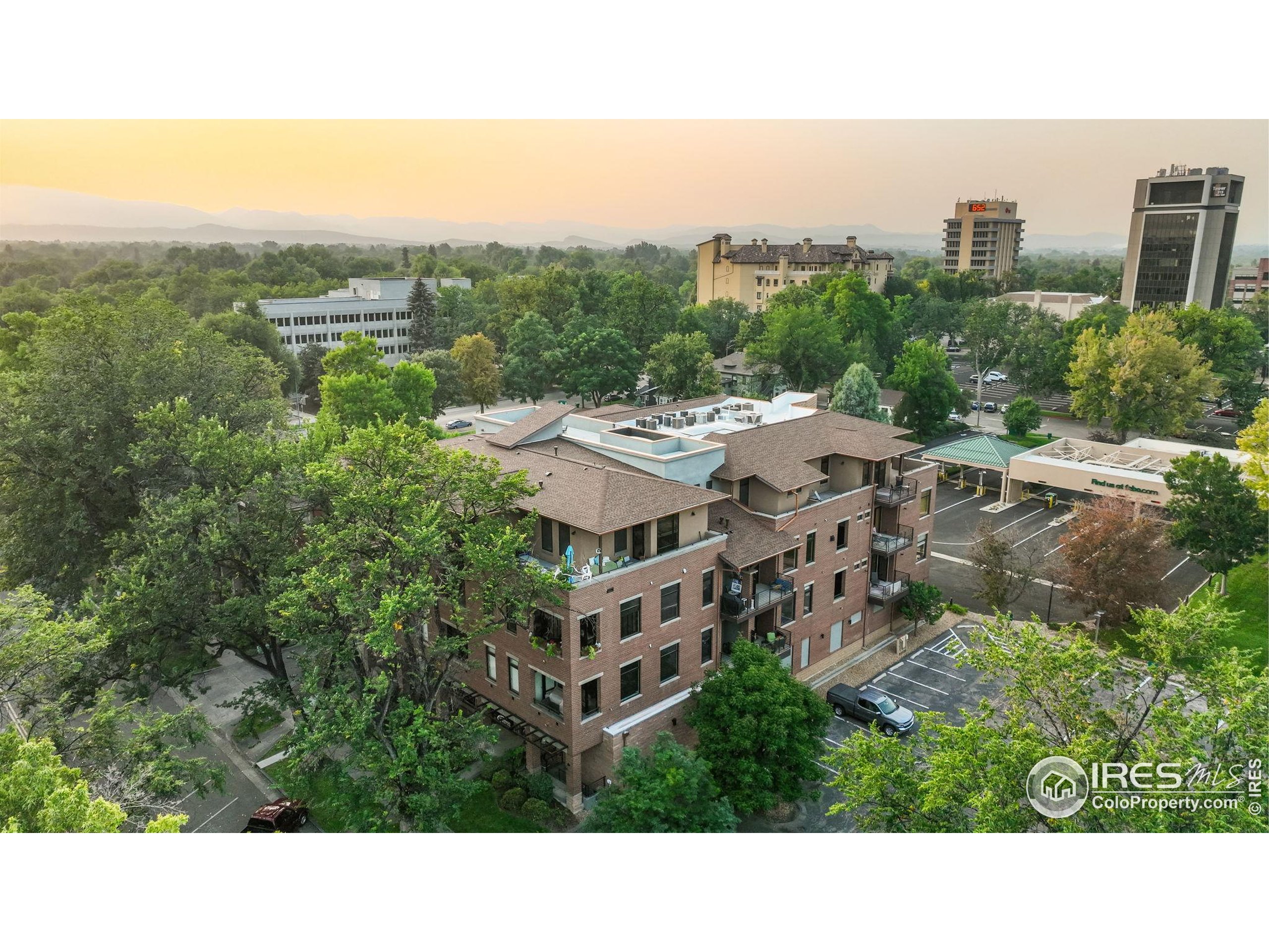 a picture of city view