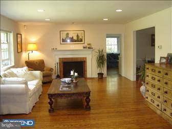 431 Barclay Road Bryn Mawr, PA 19010 - Photo 2 of 6 Living Room