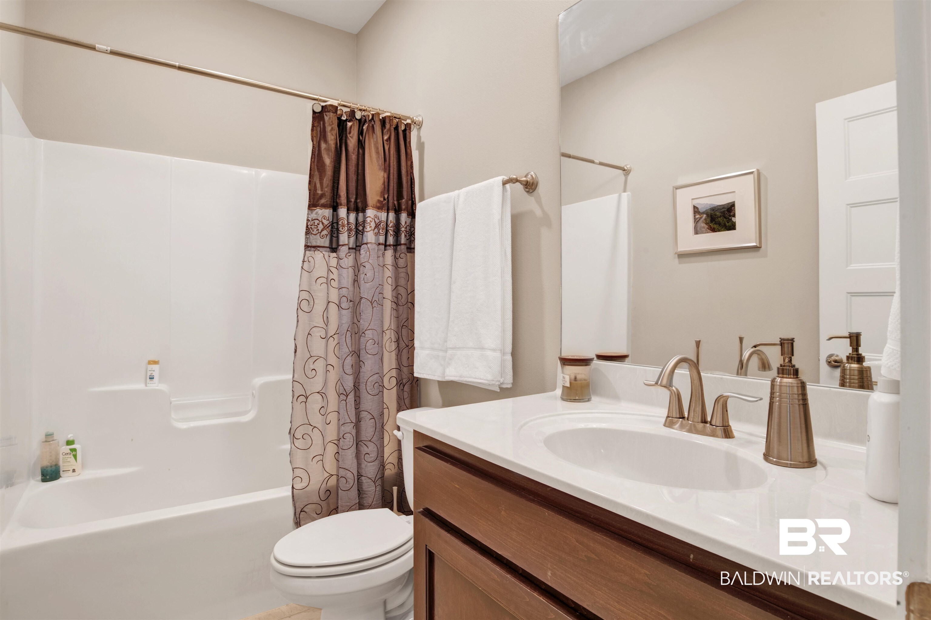 360 Scarlett Avenue Fairhope, AL 36532 - Photo 28 of 34 Full bathroom featuring shower / tub combo, vanity, and toilet