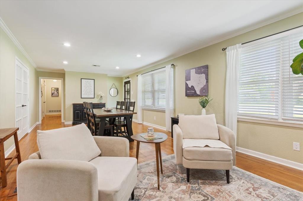 2209 North 52nd Street Waco, TX 76710 - Photo 11 of 34 a living room with furniture and a window