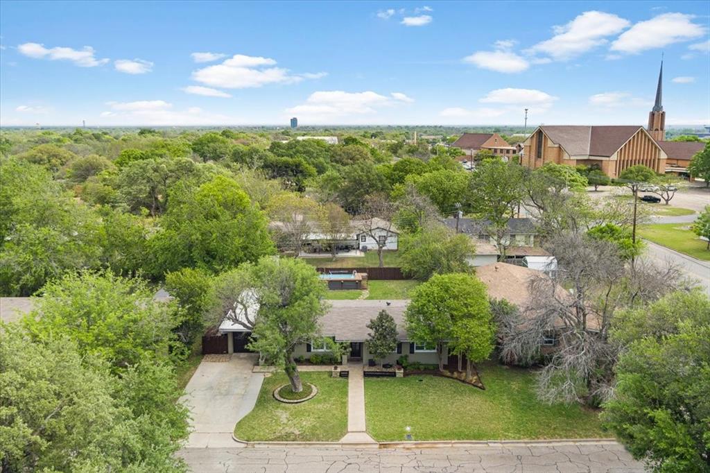 2209 North 52nd Street Waco, TX 76710 - Photo 3 of 34 a view of lake
