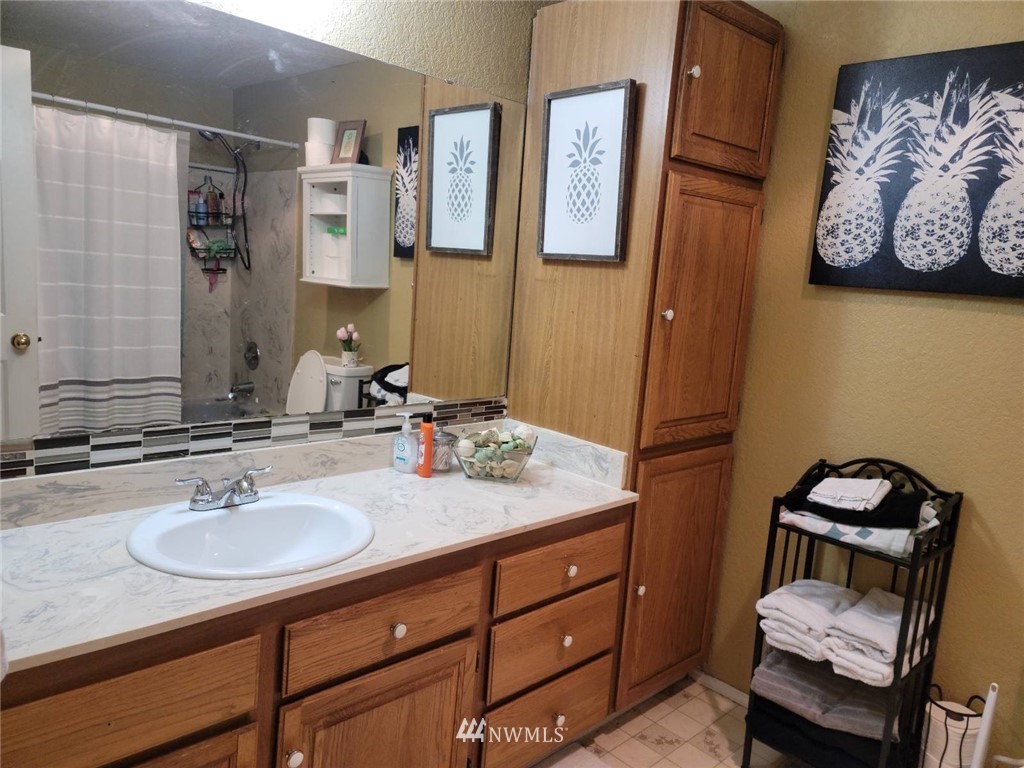 13509 Southeast 189th Place Renton, WA 98058 - Photo 14 of 23 Gallery Image 14