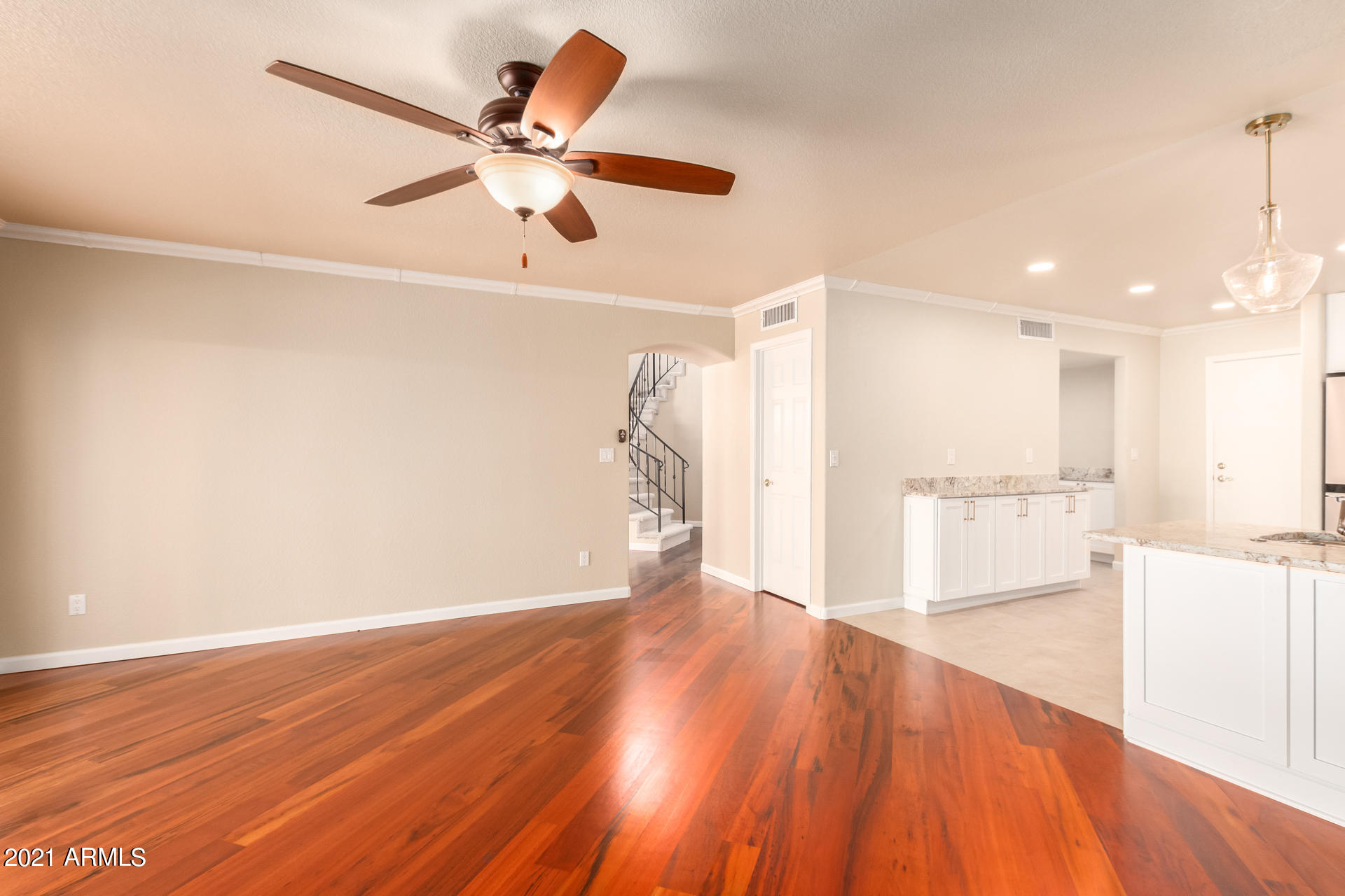 16237 South 34th Way Phoenix, AZ 85048 - Photo 13 of 38 14 - 34th