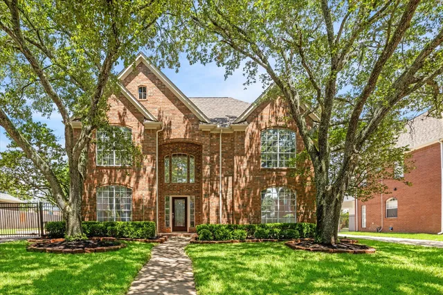 $599,000 | 2715 Oakland Drive, Sugar Land, TX 77479