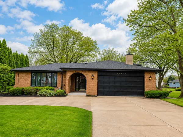 $3,200 | 21015 London Drive, Olympia Fields, IL 60461