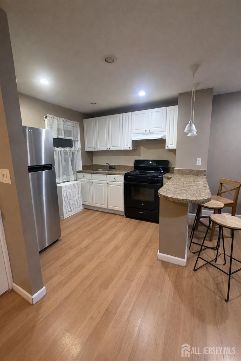 77 Center Street Perth Amboy, NJ 08861 - Photo 2 of 8