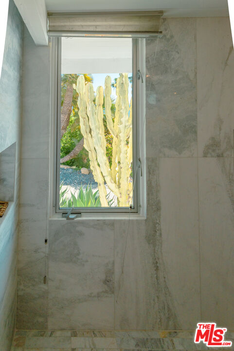 20647 Seaboard Road Malibu, CA 90265 - Photo 18 of 35 a bathroom that has a window
