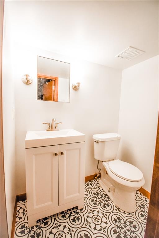 5033 Grove Road Pittsburgh, PA 15236 - Photo 14 of 15 Gallery Image 14